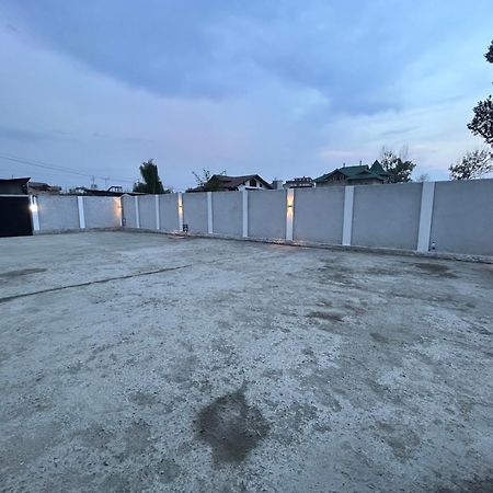 Fair Mount, Airport Road, Humhama Srinagar Srīnagar Exterior foto